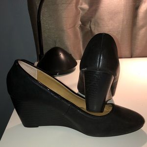Bass&co black wedges.
